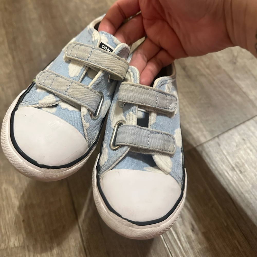 Toddler converse - Picture 2 of 3